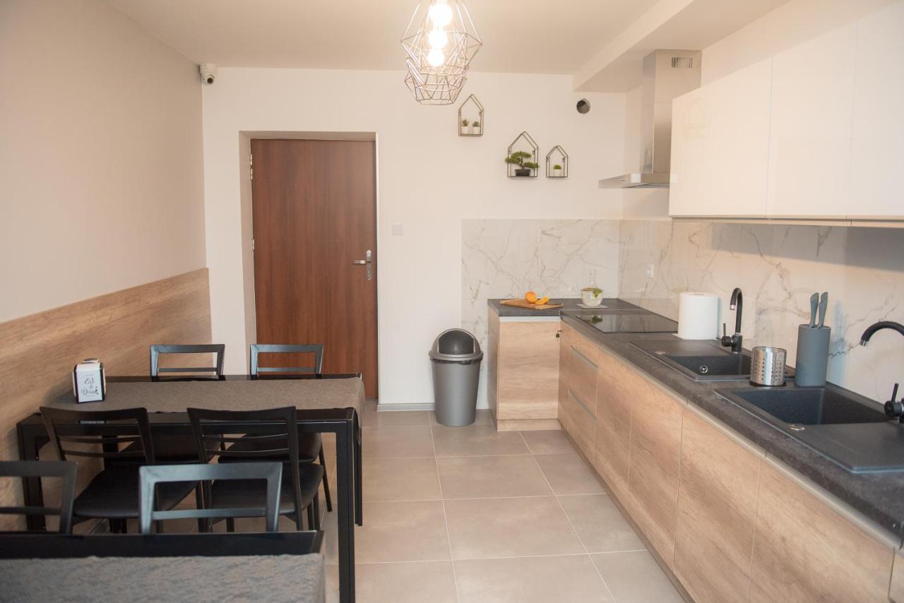 Geris Aparthotel Częstochowa Exteriör bild