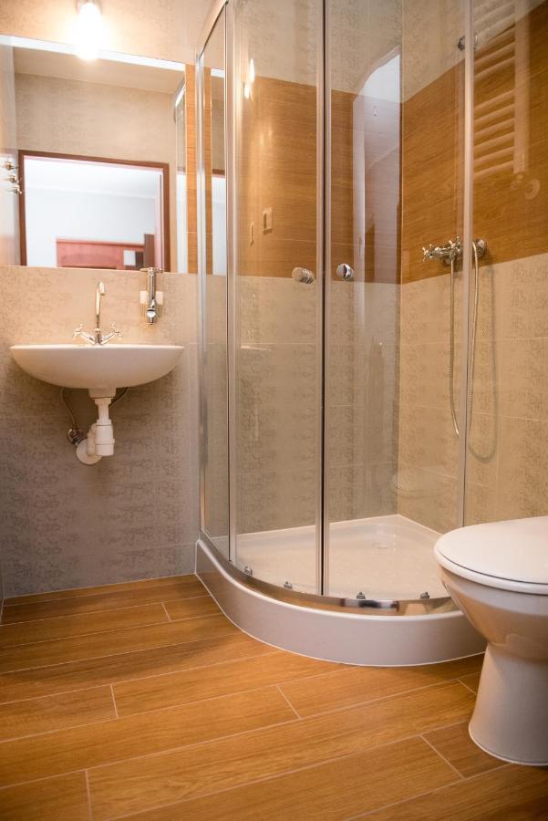 Geris Aparthotel Częstochowa Exteriör bild